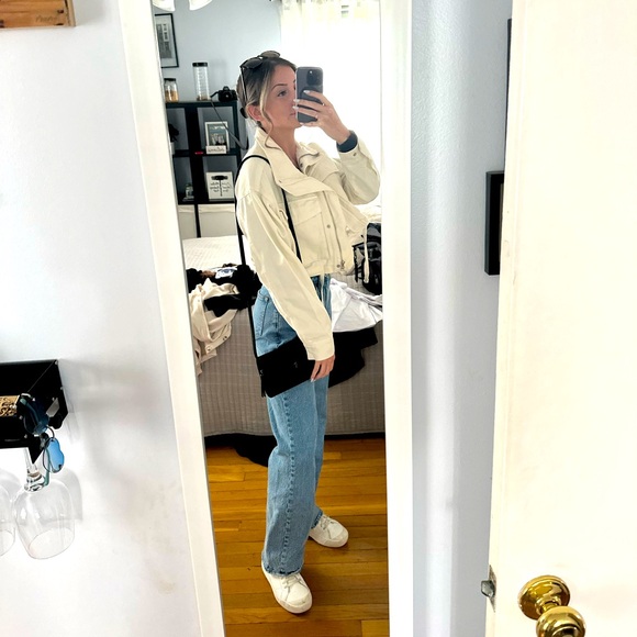 Meet your Posher, Lauren - Picture 1 of 6